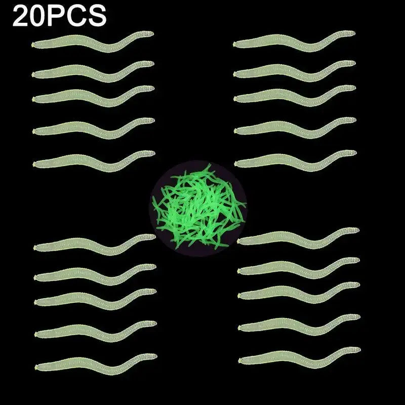 Set of 20 green artificial earthworms for fishing designed to attract various fish species
