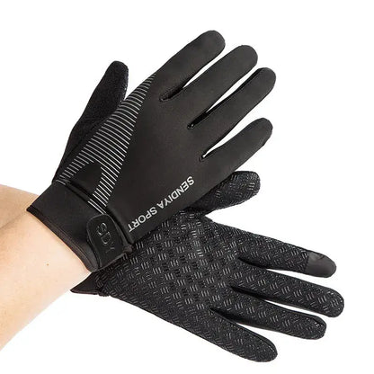 Durable thermal fishing gloves for ice fishing with a non-slip grip and flexible fit